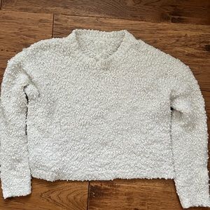 Cute beige sweater perfect for fall. SADIE AND SAGE. Size medium.